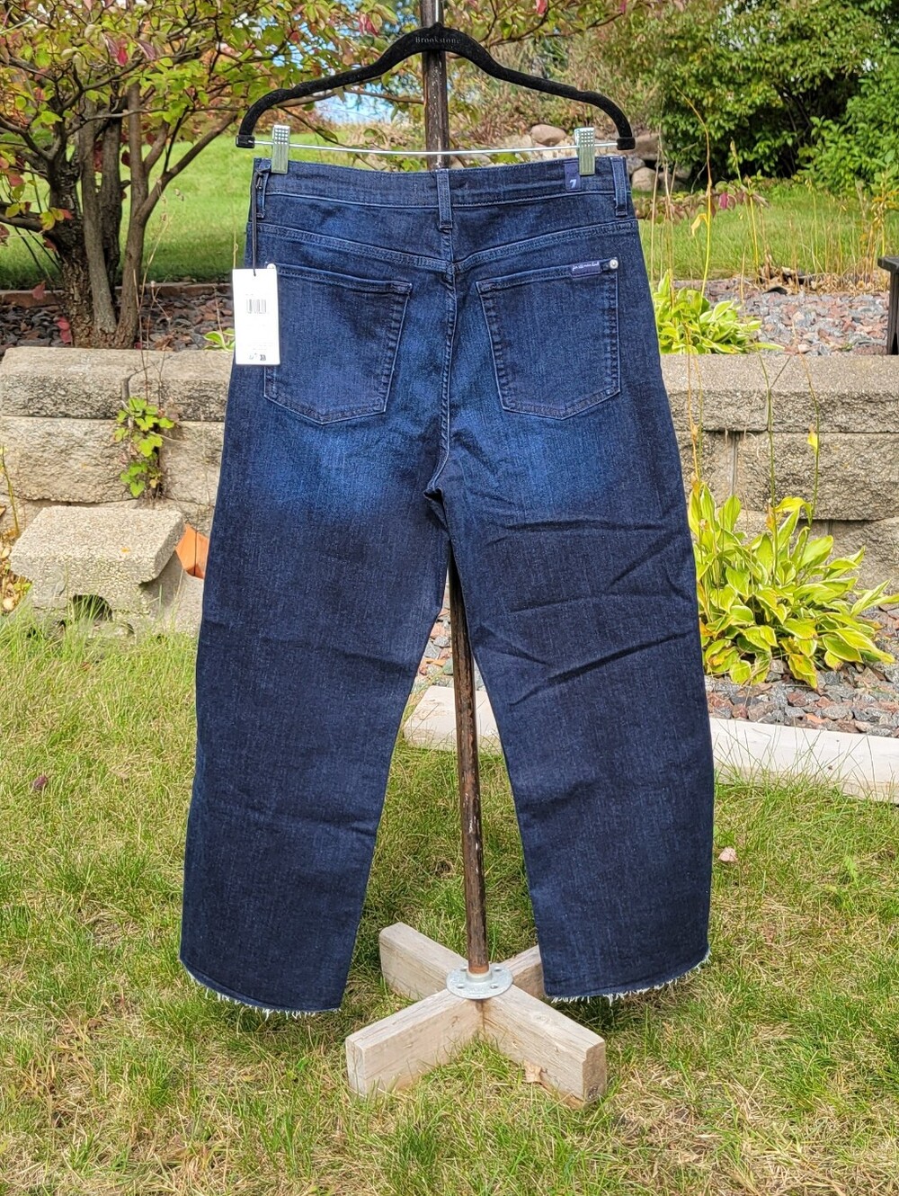 7 For All Mankind Size 31 Cropped Alexa Dark Indigo Relaxed Jeans